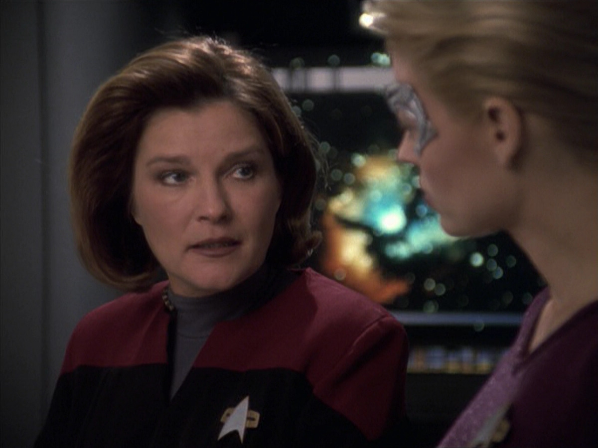 extant_StarTrek_VOY_6x19-ChildsPlay_02798.jpg