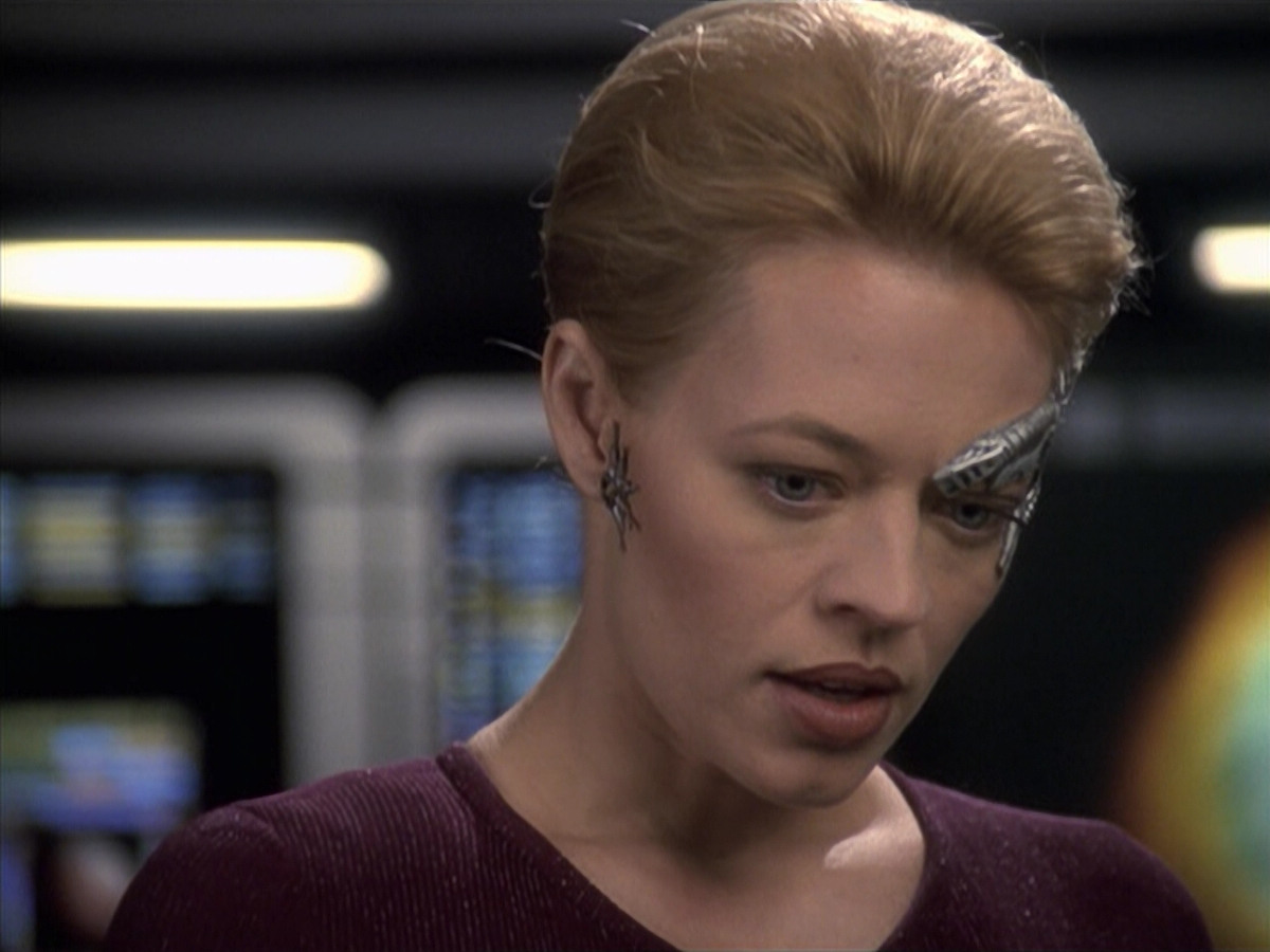 extant_StarTrek_VOY_6x19-ChildsPlay_02802.jpg
