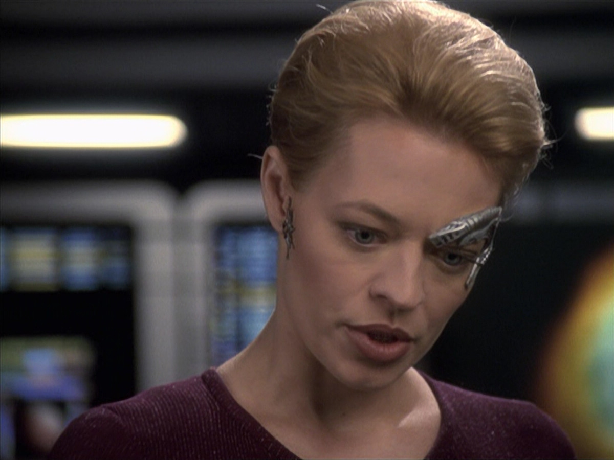 extant_StarTrek_VOY_6x19-ChildsPlay_02803.jpg