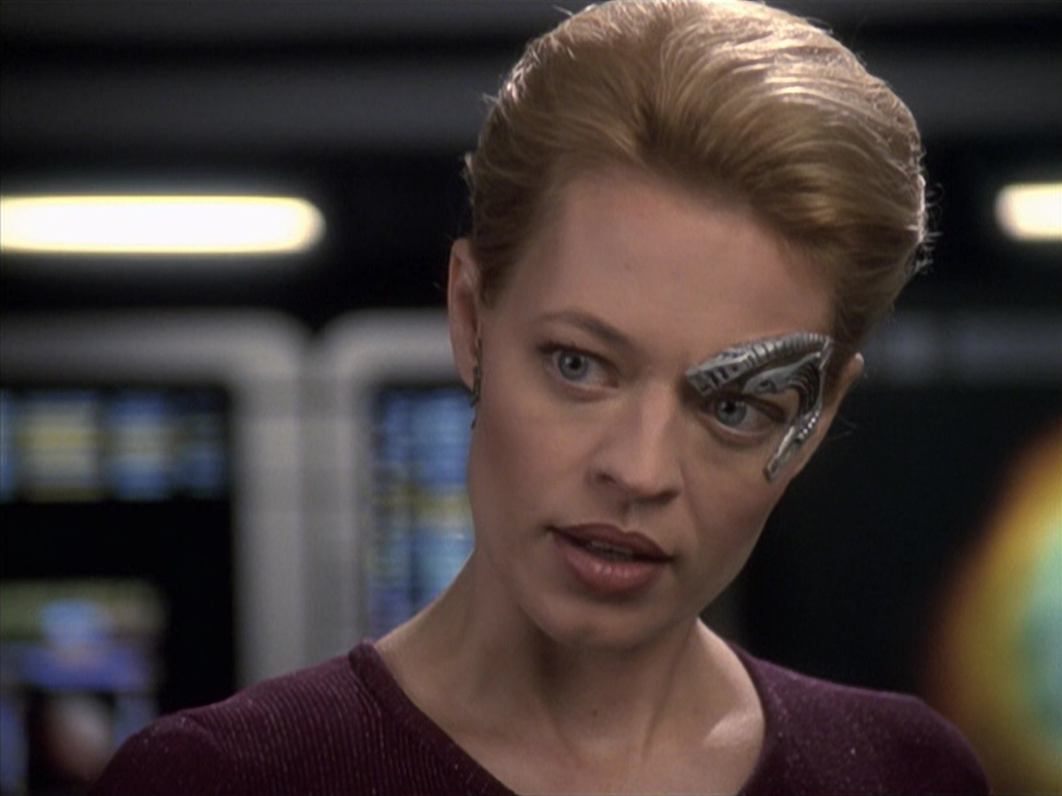 extant_StarTrek_VOY_6x19-ChildsPlay_02804.jpg