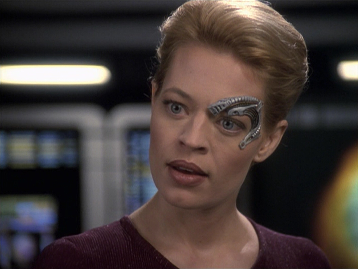 extant_StarTrek_VOY_6x19-ChildsPlay_02811.jpg