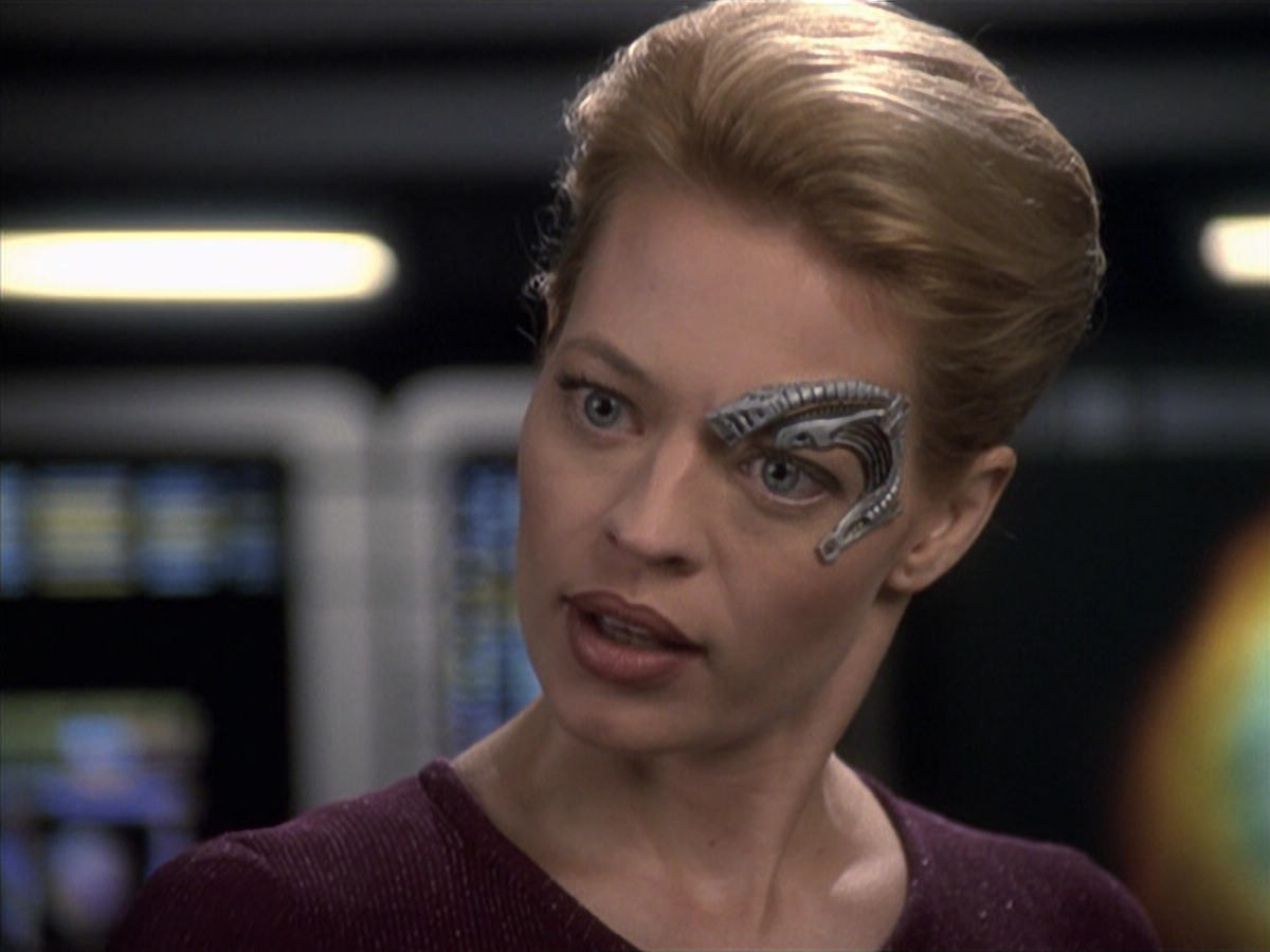 extant_StarTrek_VOY_6x19-ChildsPlay_02813.jpg