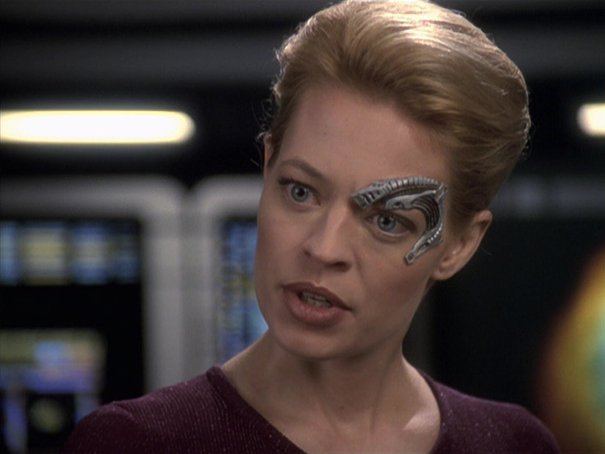 extant_StarTrek_VOY_6x19-ChildsPlay_02815.jpg