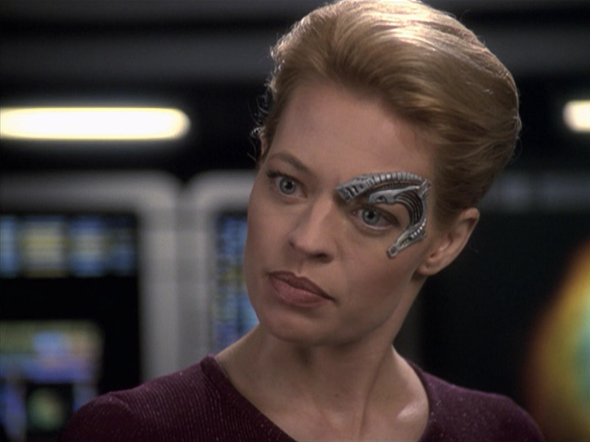 extant_StarTrek_VOY_6x19-ChildsPlay_02816.jpg