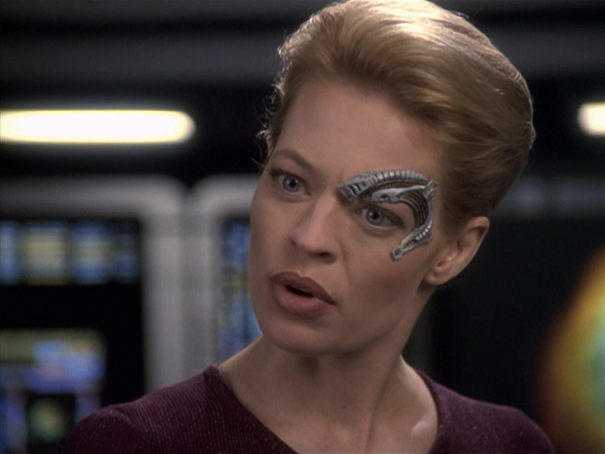 extant_StarTrek_VOY_6x19-ChildsPlay_02818.jpg