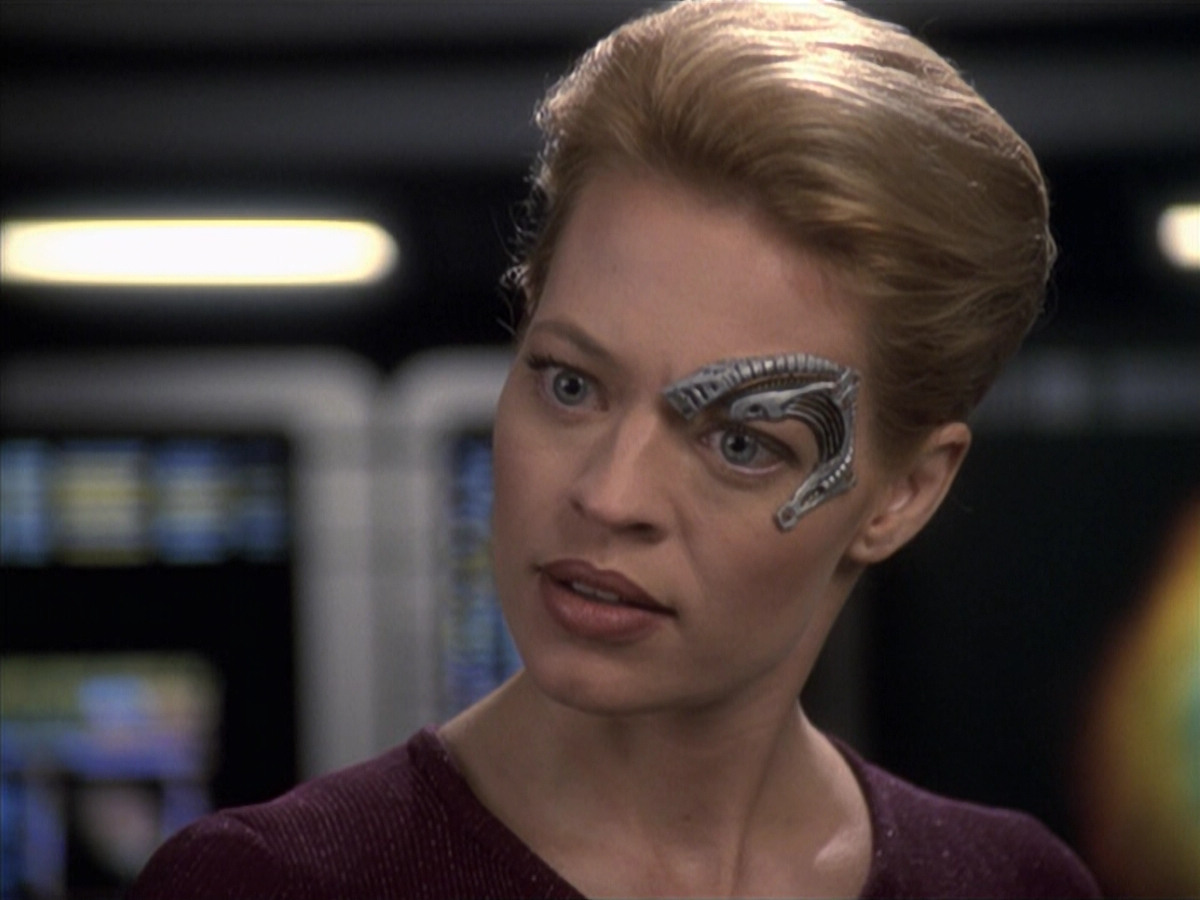 extant_StarTrek_VOY_6x19-ChildsPlay_02826.jpg