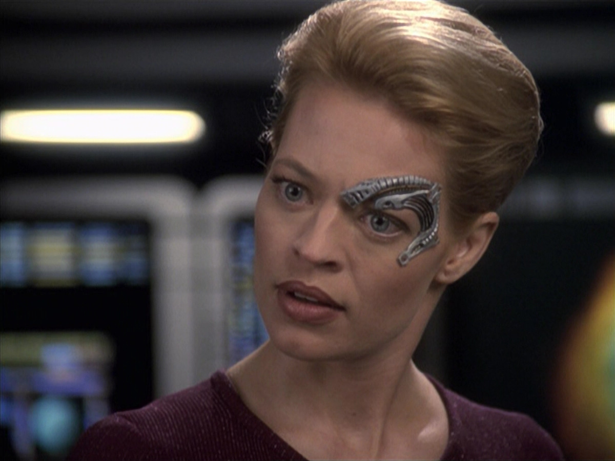 extant_StarTrek_VOY_6x19-ChildsPlay_02830.jpg