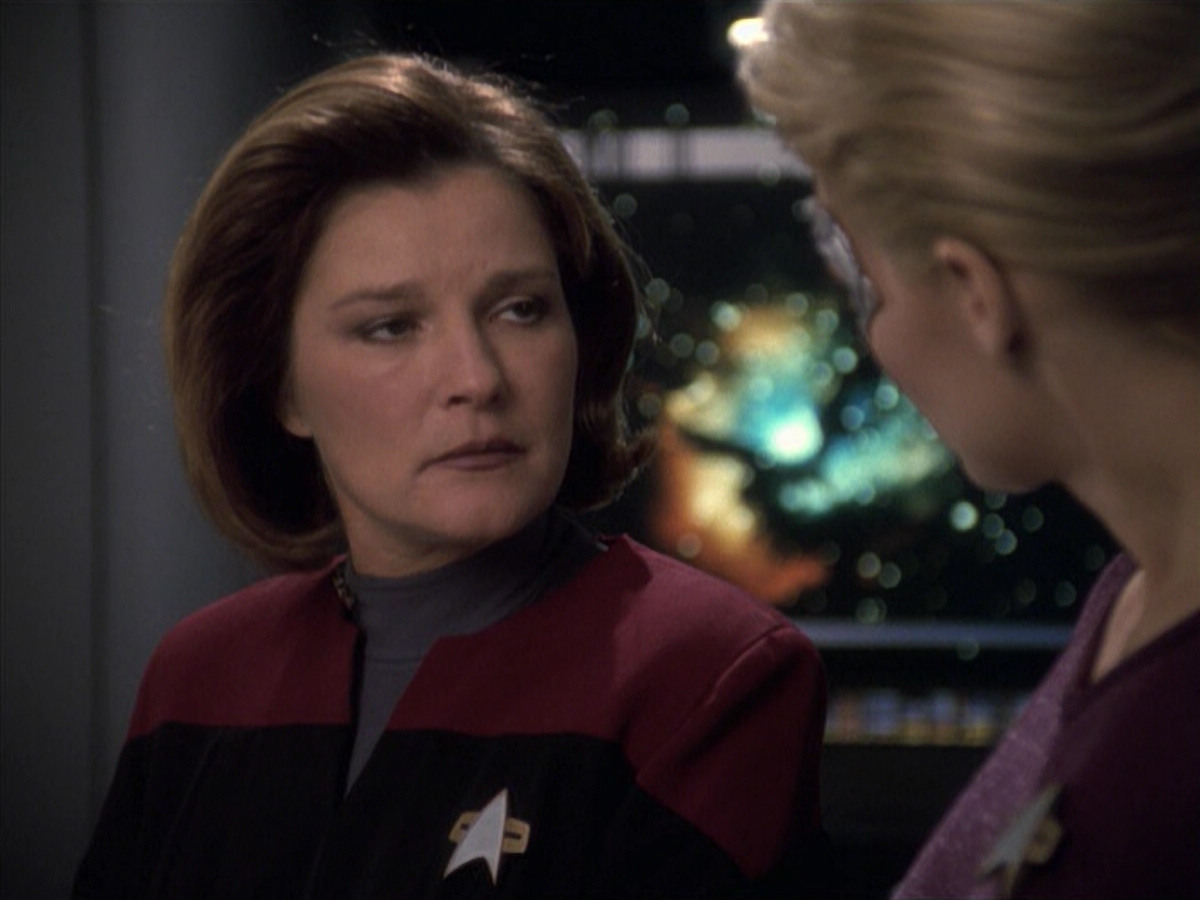 extant_StarTrek_VOY_6x19-ChildsPlay_02832.jpg