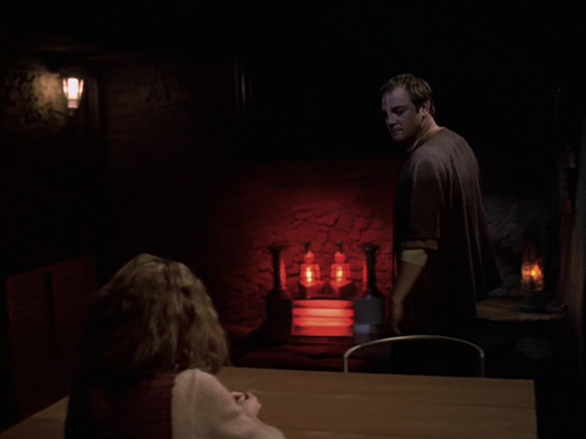 extant_StarTrek_VOY_6x19-ChildsPlay_02838.jpg