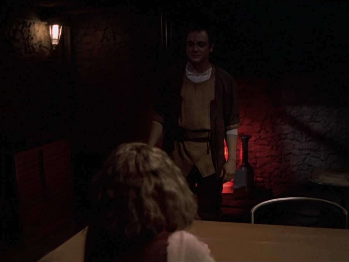 extant_StarTrek_VOY_6x19-ChildsPlay_02843.jpg