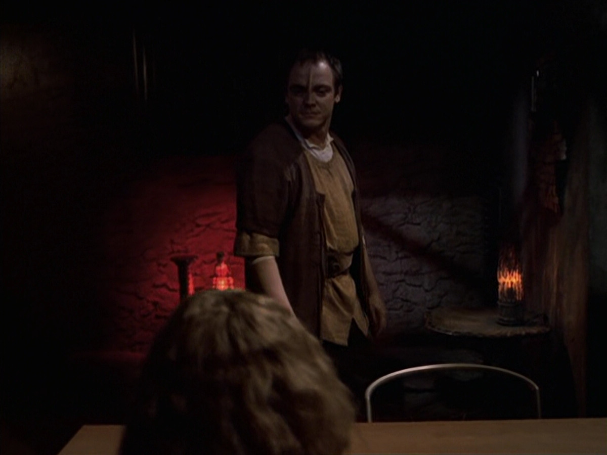 extant_StarTrek_VOY_6x19-ChildsPlay_02845.jpg