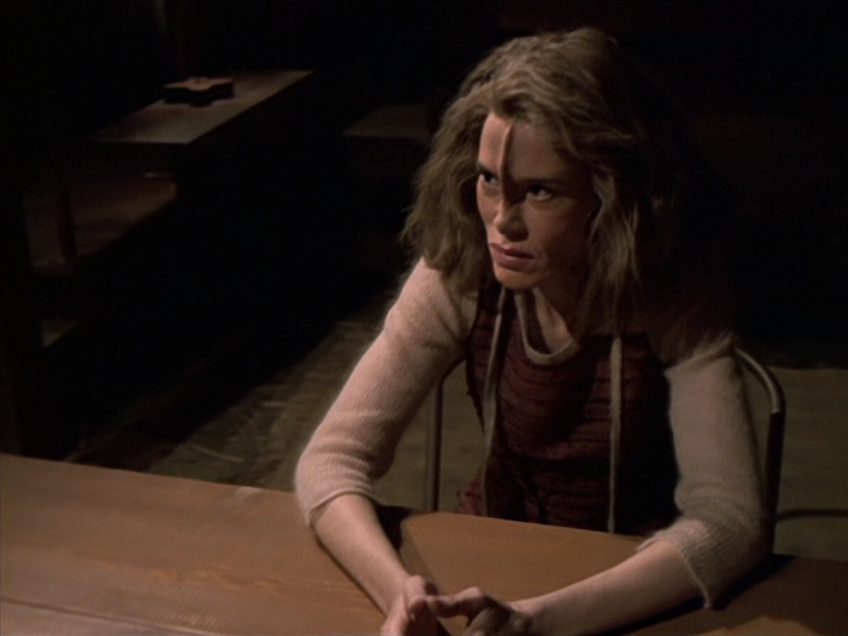 extant_StarTrek_VOY_6x19-ChildsPlay_02867.jpg