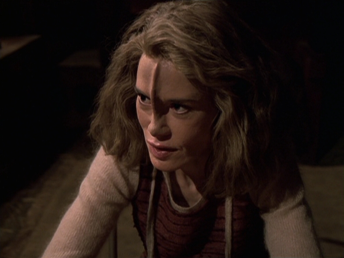 extant_StarTrek_VOY_6x19-ChildsPlay_02872.jpg