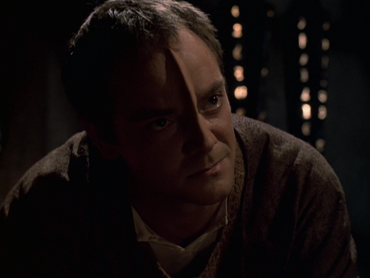 extant_StarTrek_VOY_6x19-ChildsPlay_02886.jpg