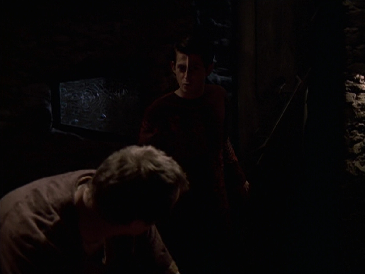 extant_StarTrek_VOY_6x19-ChildsPlay_02902.jpg