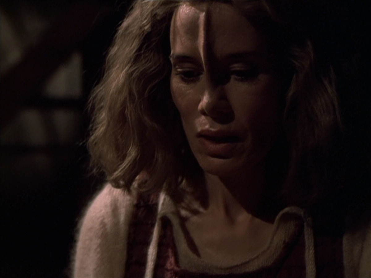 extant_StarTrek_VOY_6x19-ChildsPlay_02909.jpg