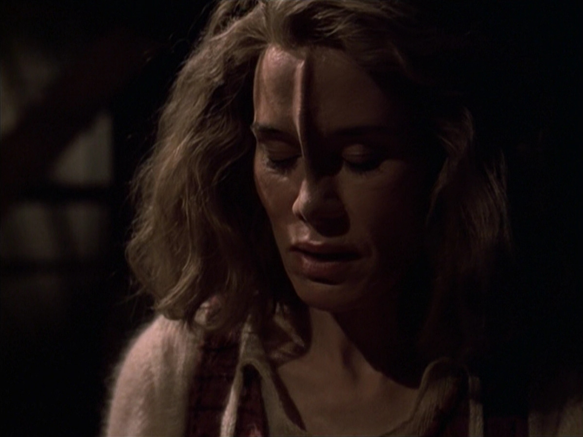 extant_StarTrek_VOY_6x19-ChildsPlay_02910.jpg