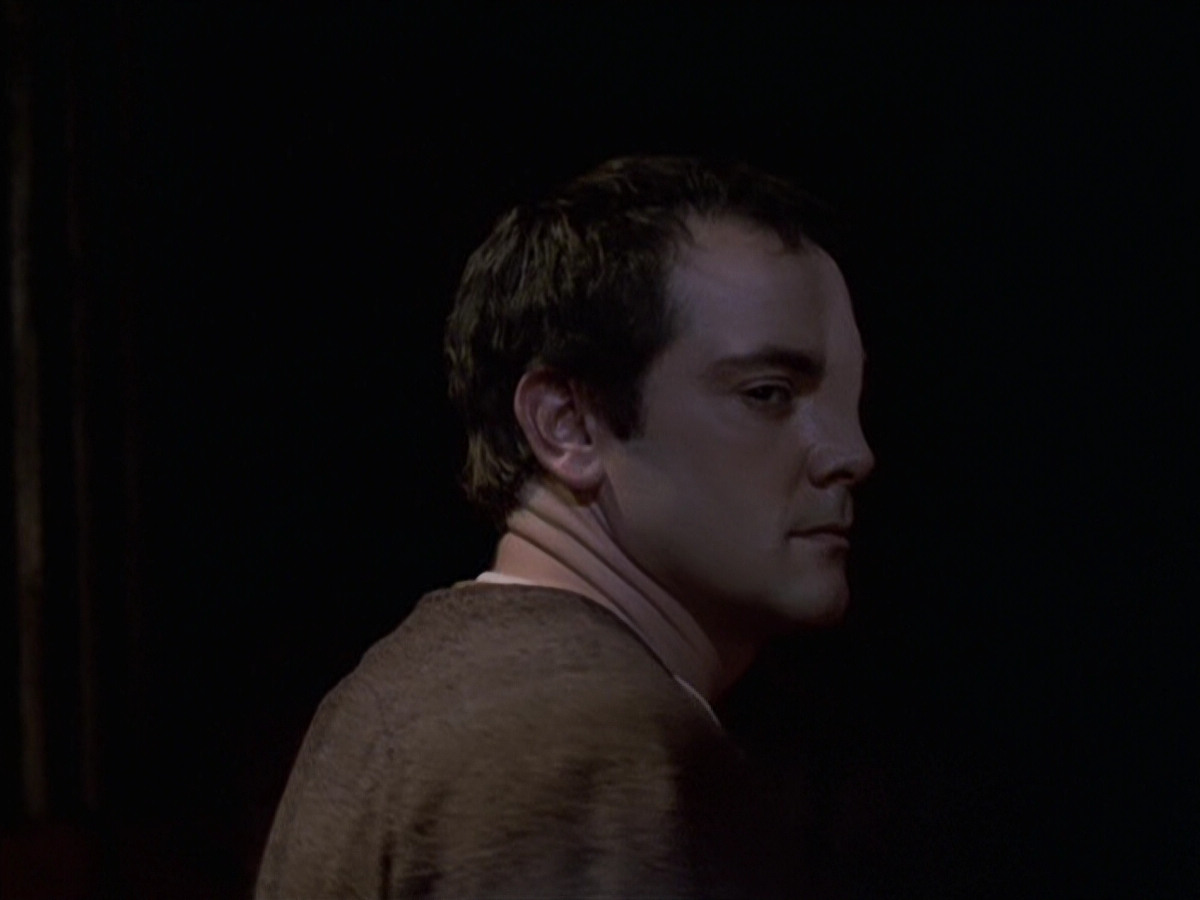 extant_StarTrek_VOY_6x19-ChildsPlay_02917.jpg