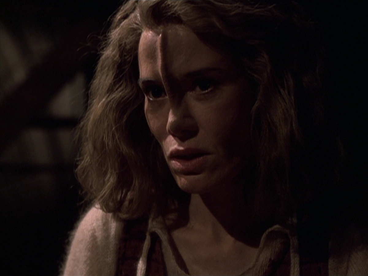 extant_StarTrek_VOY_6x19-ChildsPlay_02932.jpg