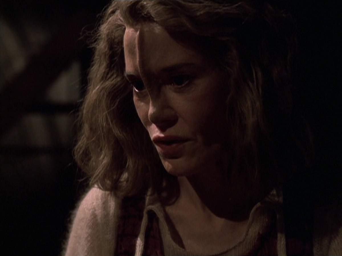 extant_StarTrek_VOY_6x19-ChildsPlay_02934.jpg