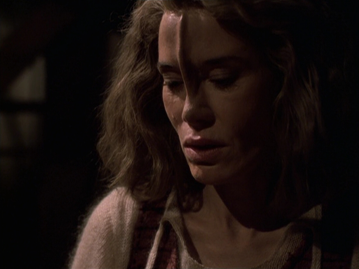 extant_StarTrek_VOY_6x19-ChildsPlay_02947.jpg