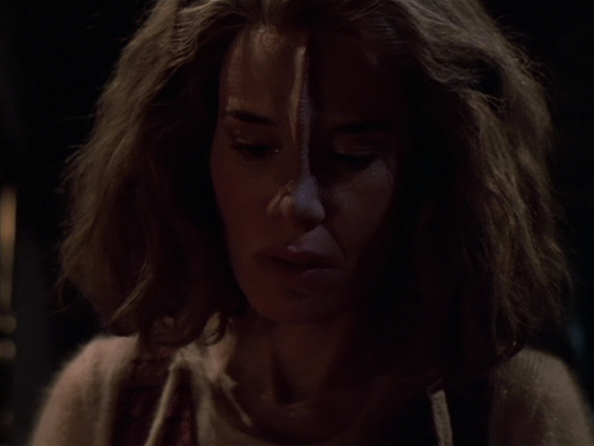 extant_StarTrek_VOY_6x19-ChildsPlay_02990.jpg