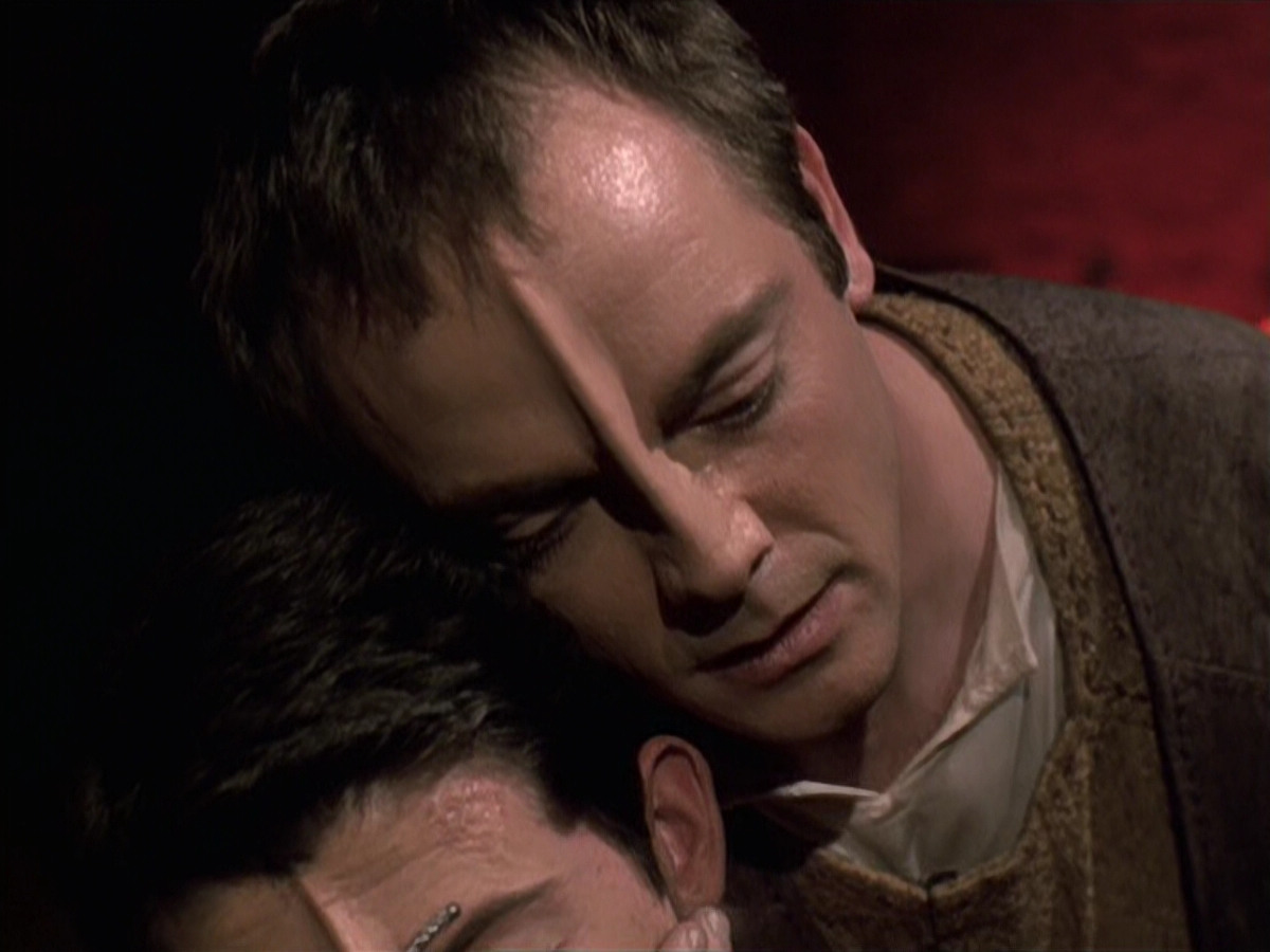 extant_StarTrek_VOY_6x19-ChildsPlay_02998.jpg