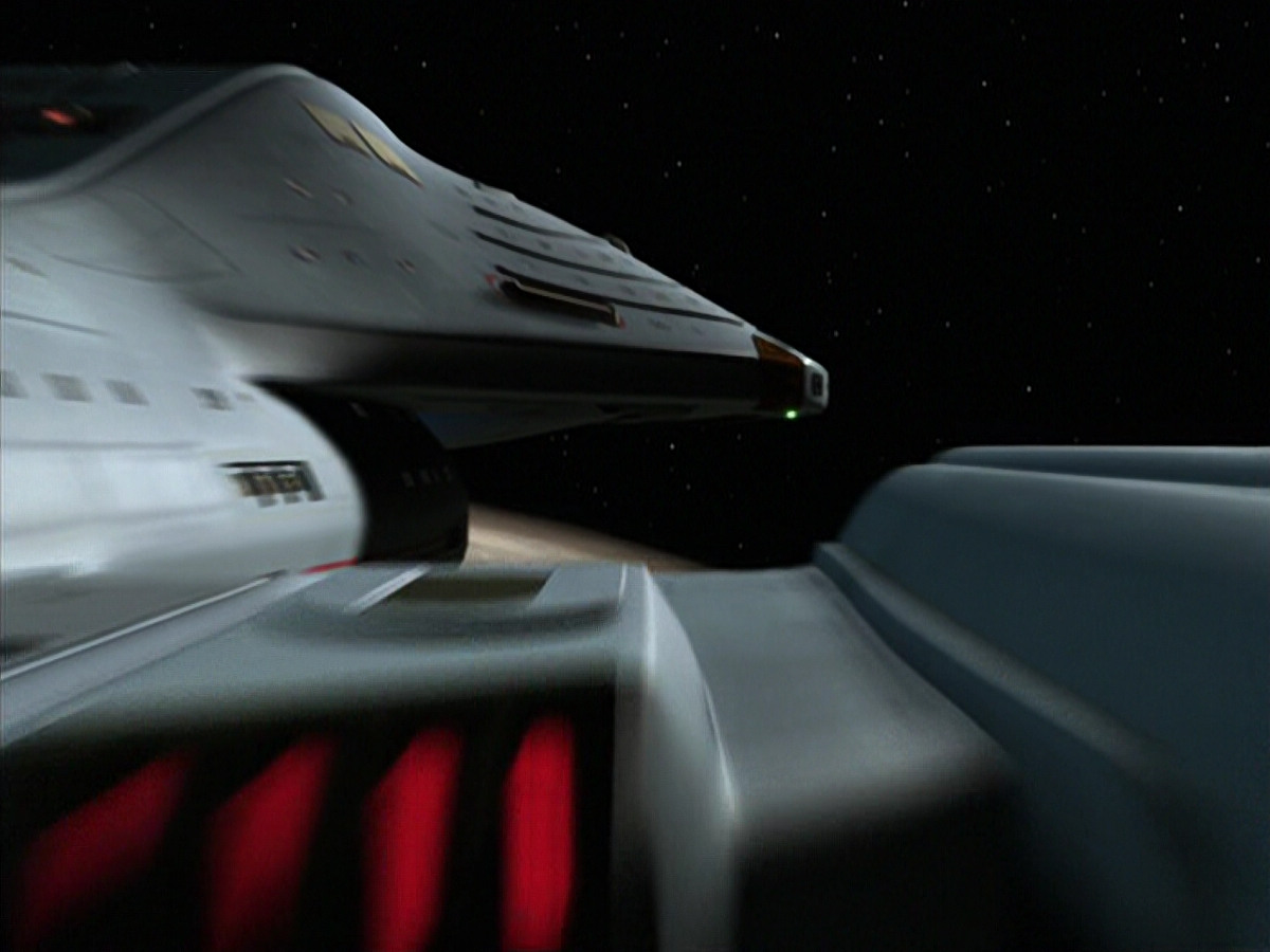 extant_StarTrek_VOY_6x19-ChildsPlay_03006.jpg