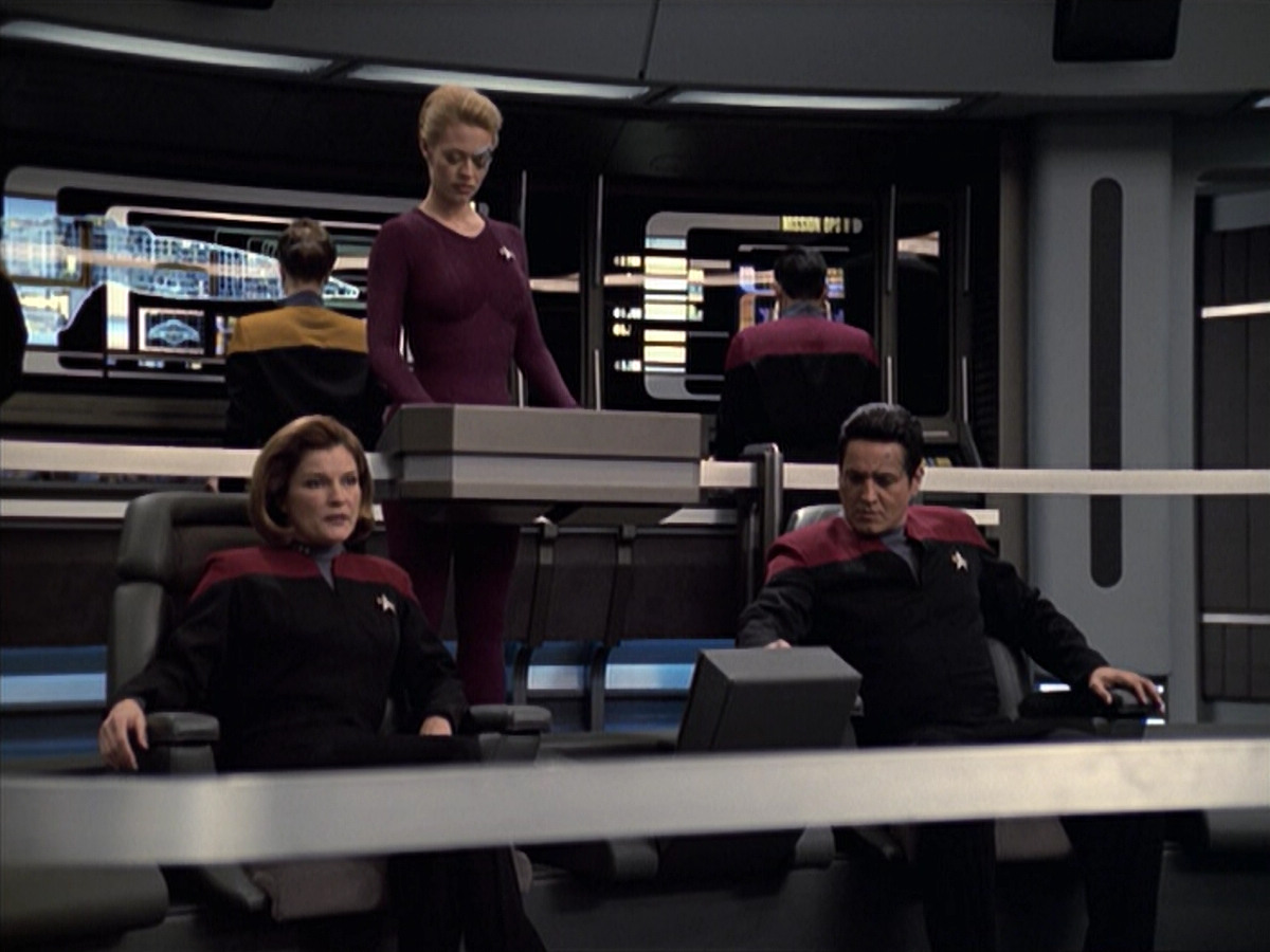 extant_StarTrek_VOY_6x19-ChildsPlay_03011.jpg