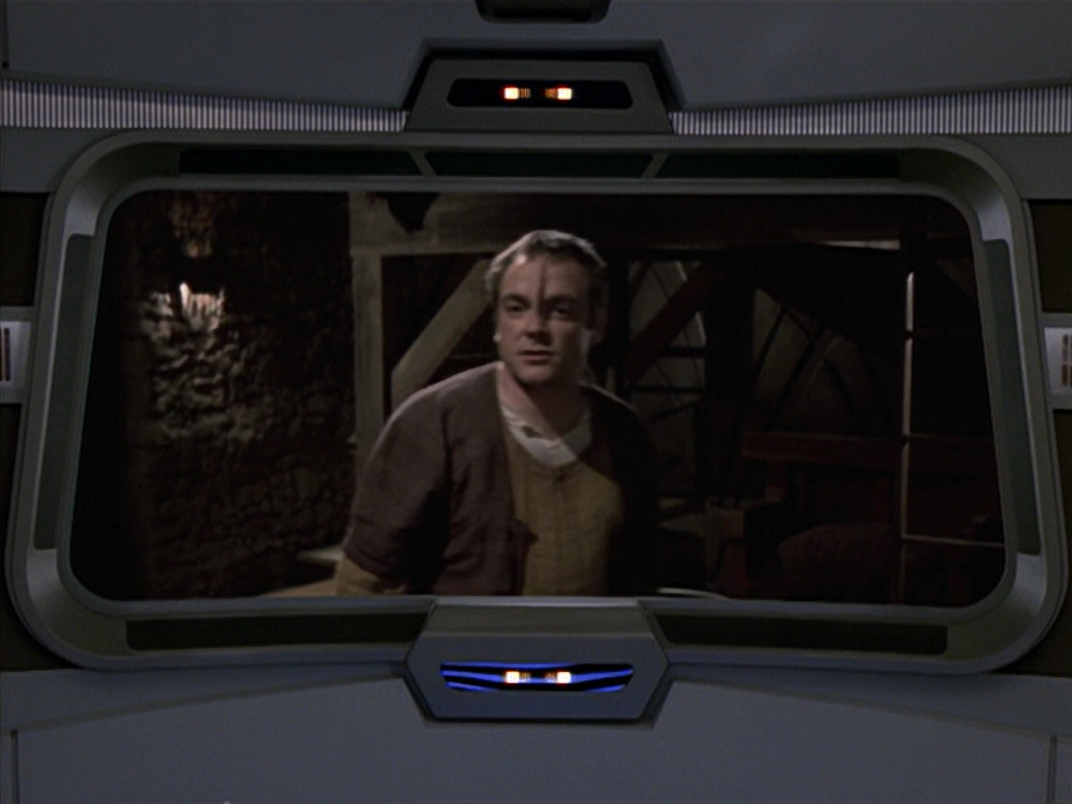 extant_StarTrek_VOY_6x19-ChildsPlay_03015.jpg