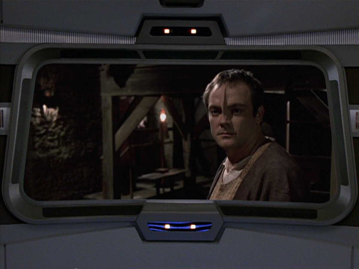 extant_StarTrek_VOY_6x19-ChildsPlay_03020.jpg
