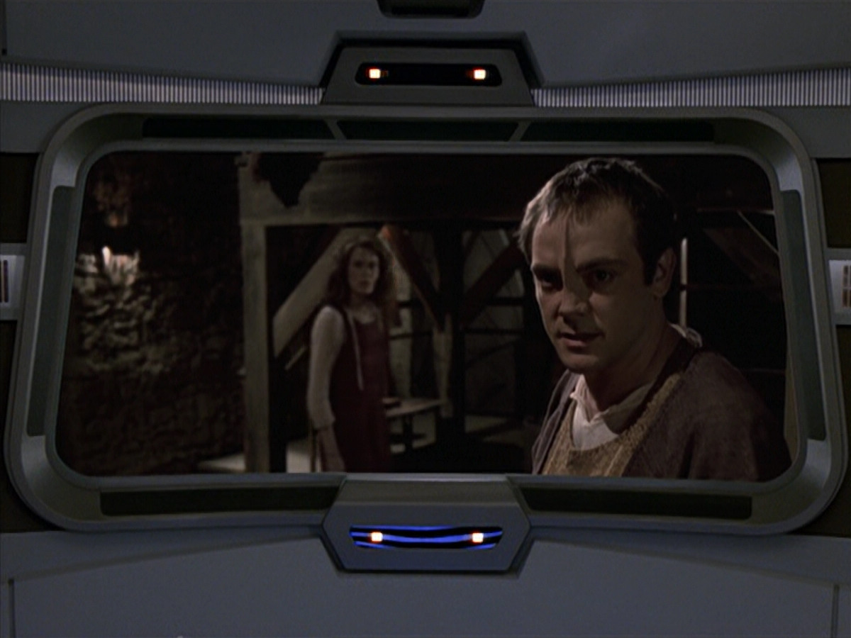 extant_StarTrek_VOY_6x19-ChildsPlay_03031.jpg
