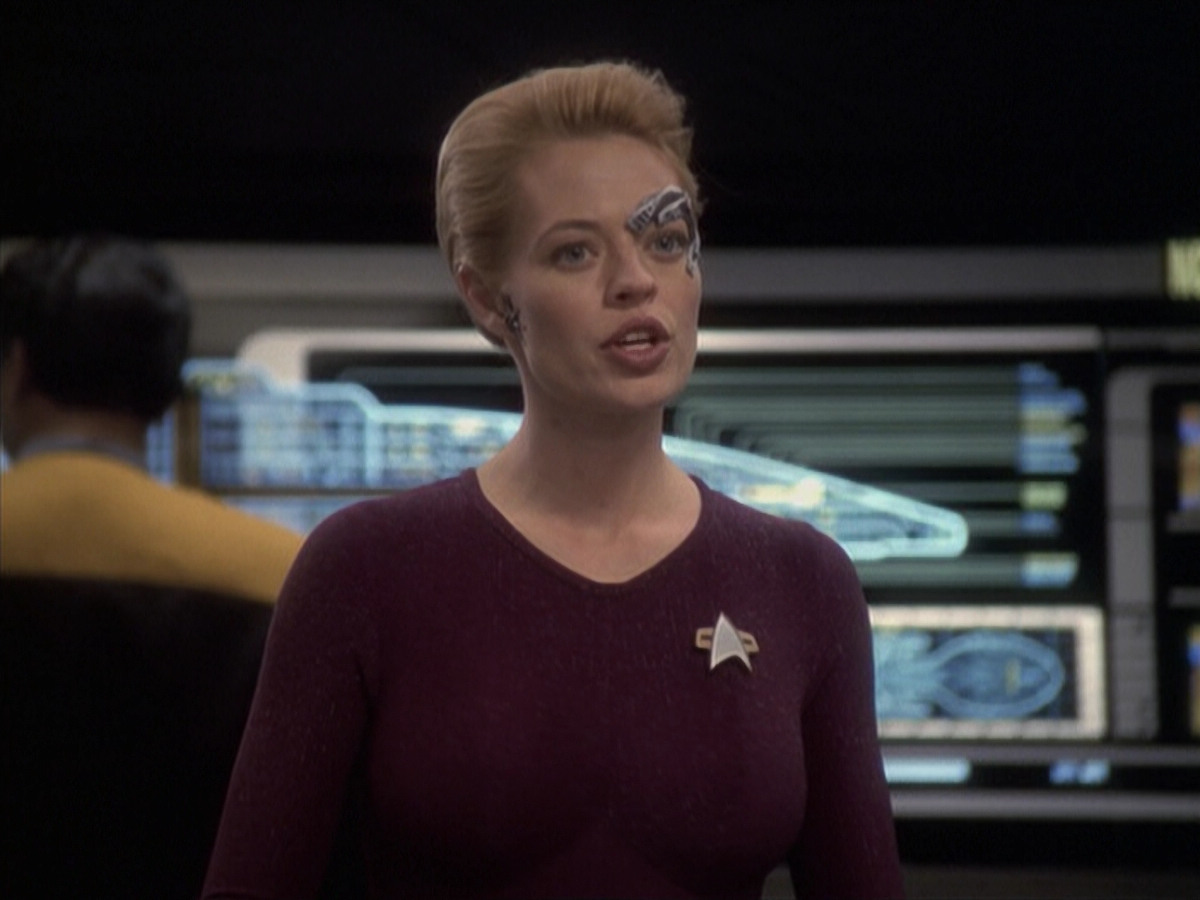 extant_StarTrek_VOY_6x19-ChildsPlay_03033.jpg