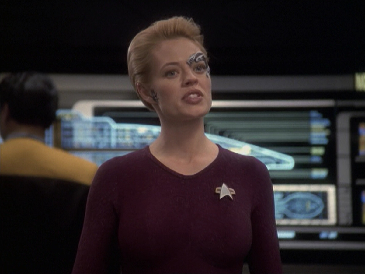 extant_StarTrek_VOY_6x19-ChildsPlay_03034.jpg
