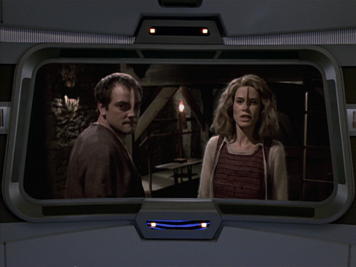 extant_StarTrek_VOY_6x19-ChildsPlay_03039.jpg