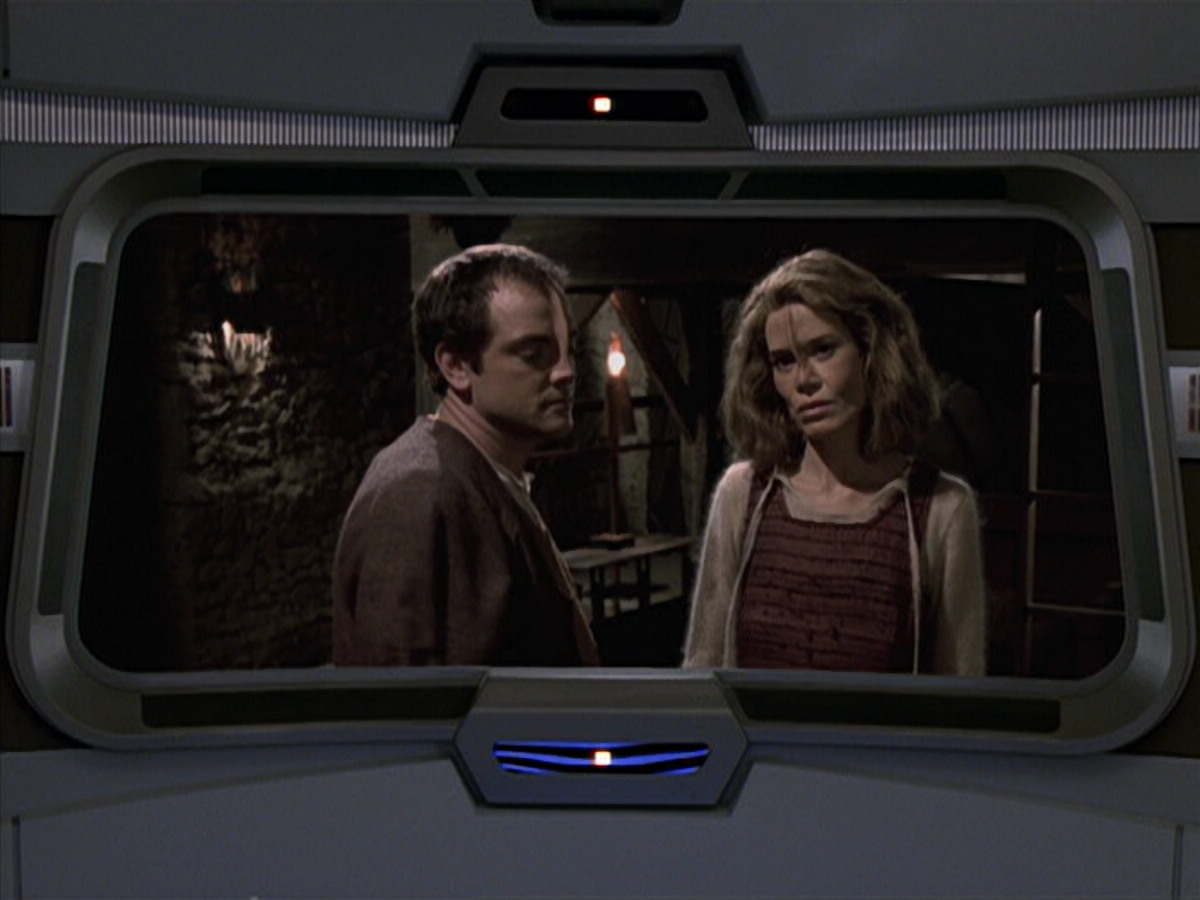 extant_StarTrek_VOY_6x19-ChildsPlay_03050.jpg