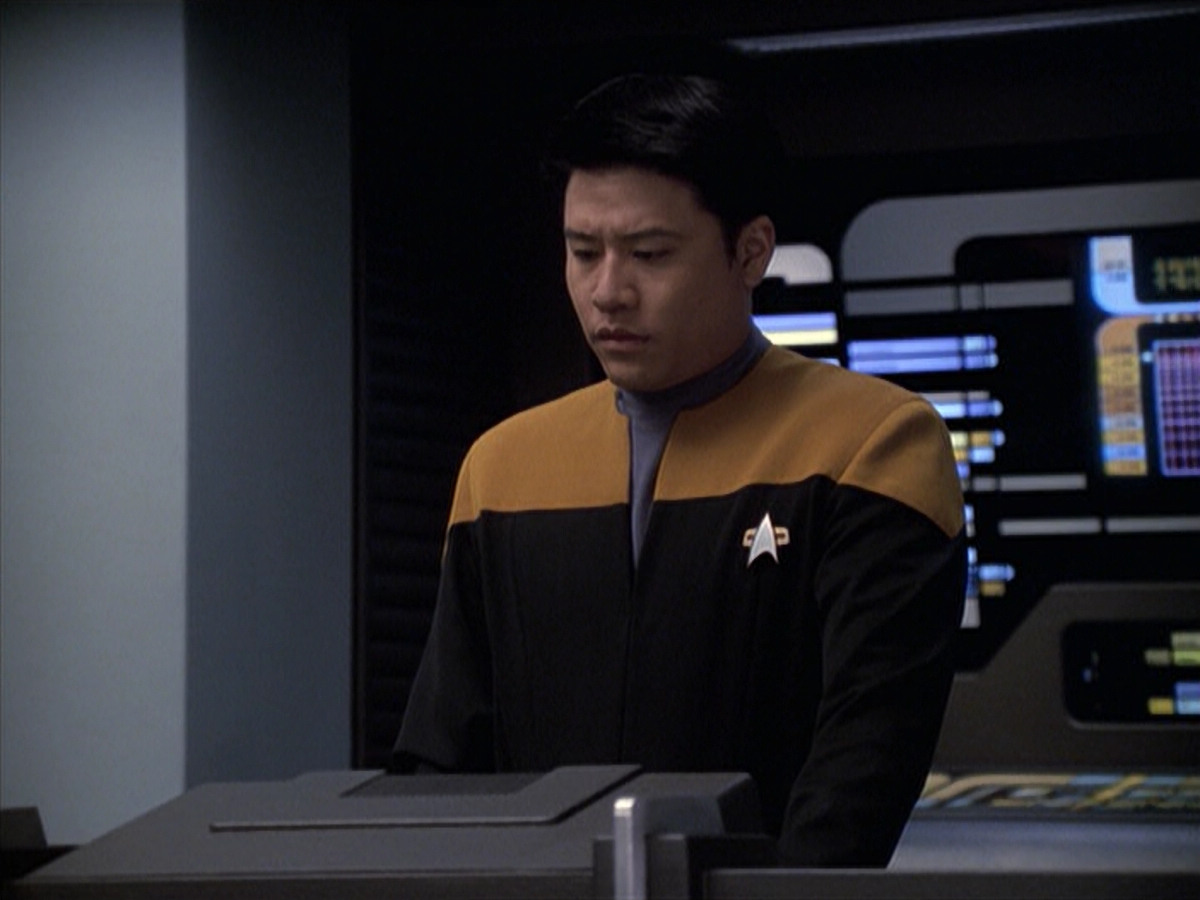 extant_StarTrek_VOY_6x19-ChildsPlay_03057.jpg