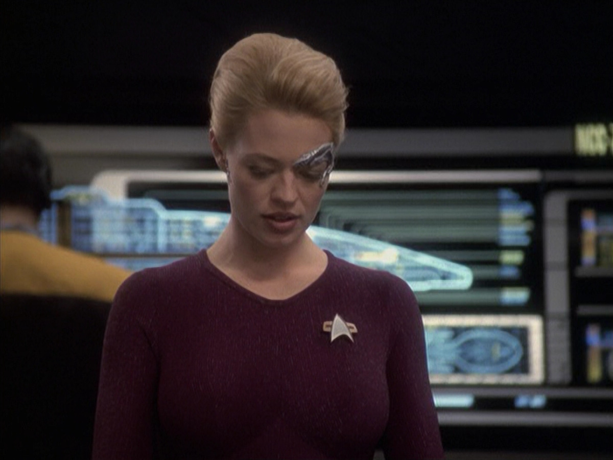 extant_StarTrek_VOY_6x19-ChildsPlay_03065.jpg