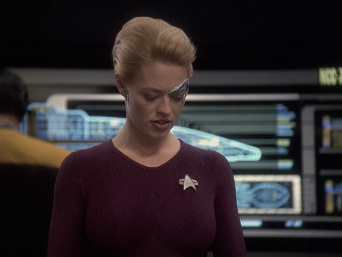 extant_StarTrek_VOY_6x19-ChildsPlay_03066.jpg