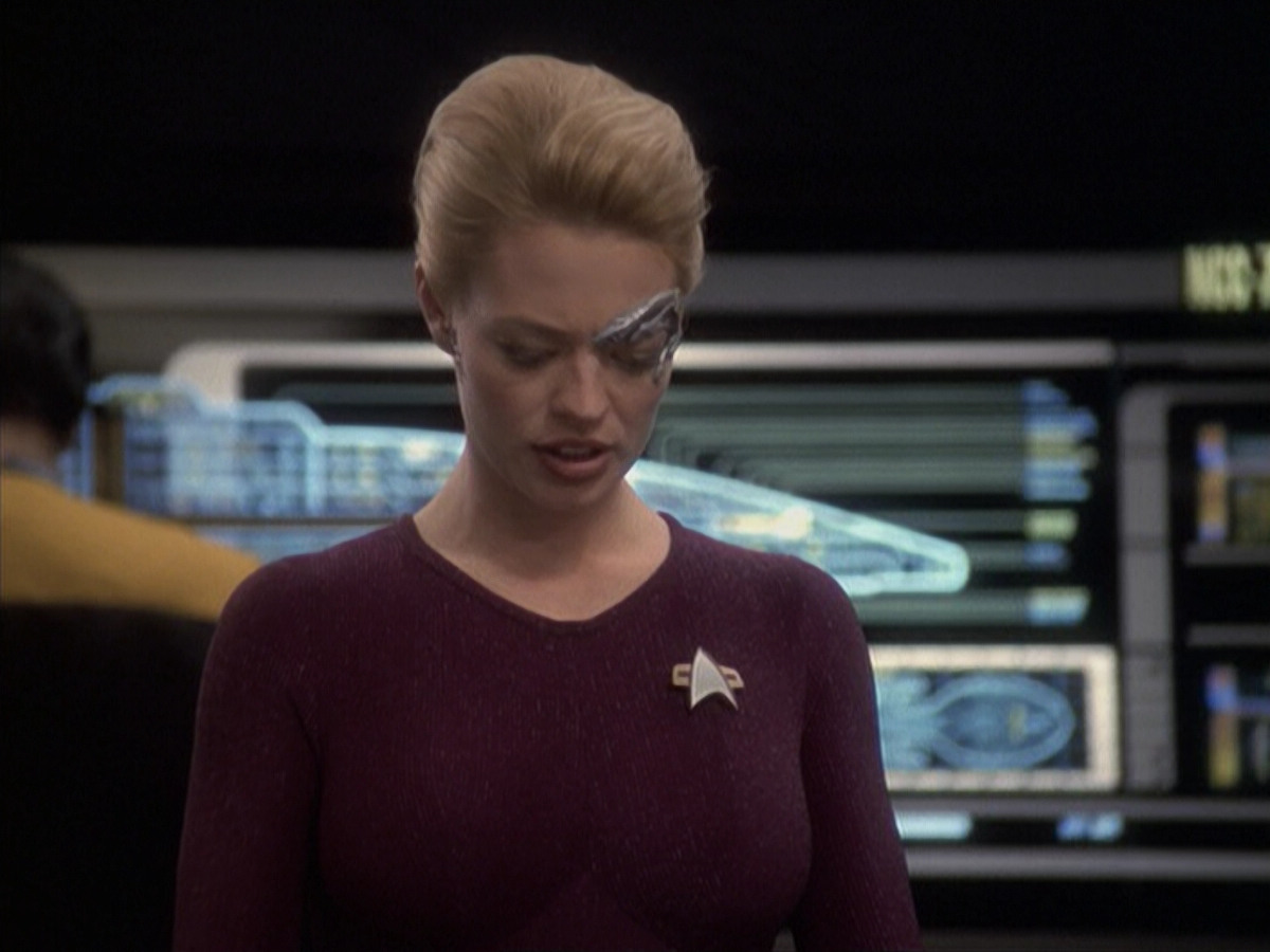 extant_StarTrek_VOY_6x19-ChildsPlay_03067.jpg