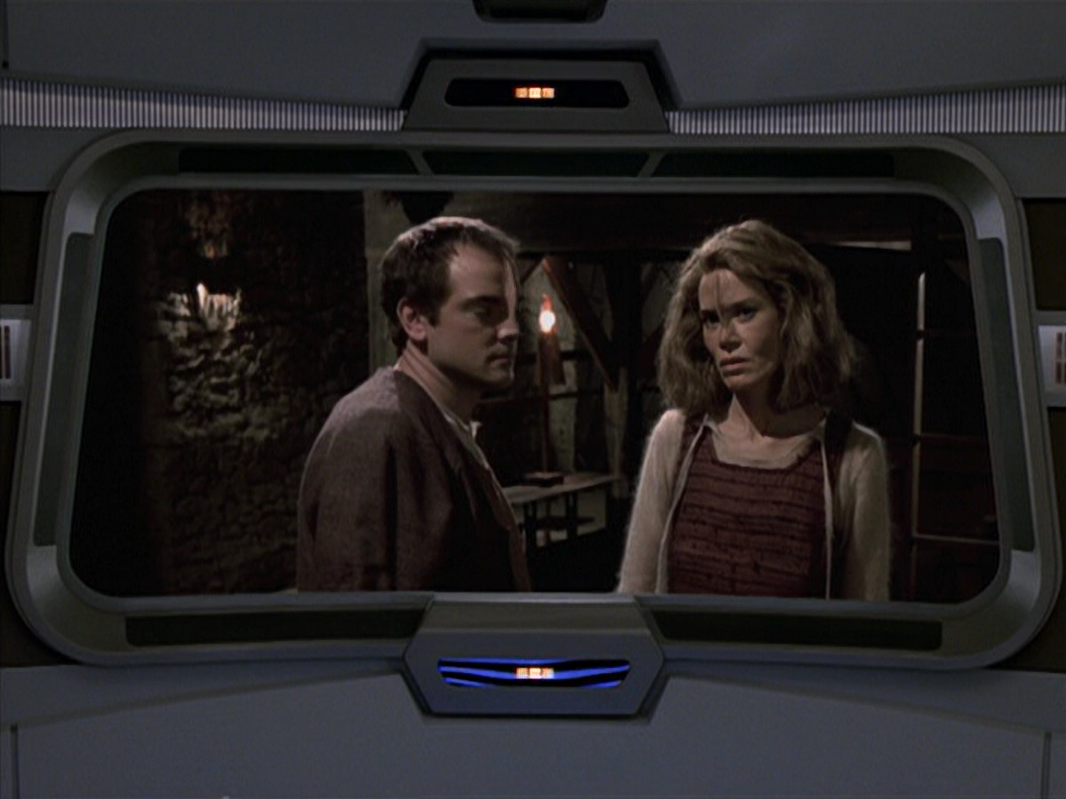 extant_StarTrek_VOY_6x19-ChildsPlay_03073.jpg