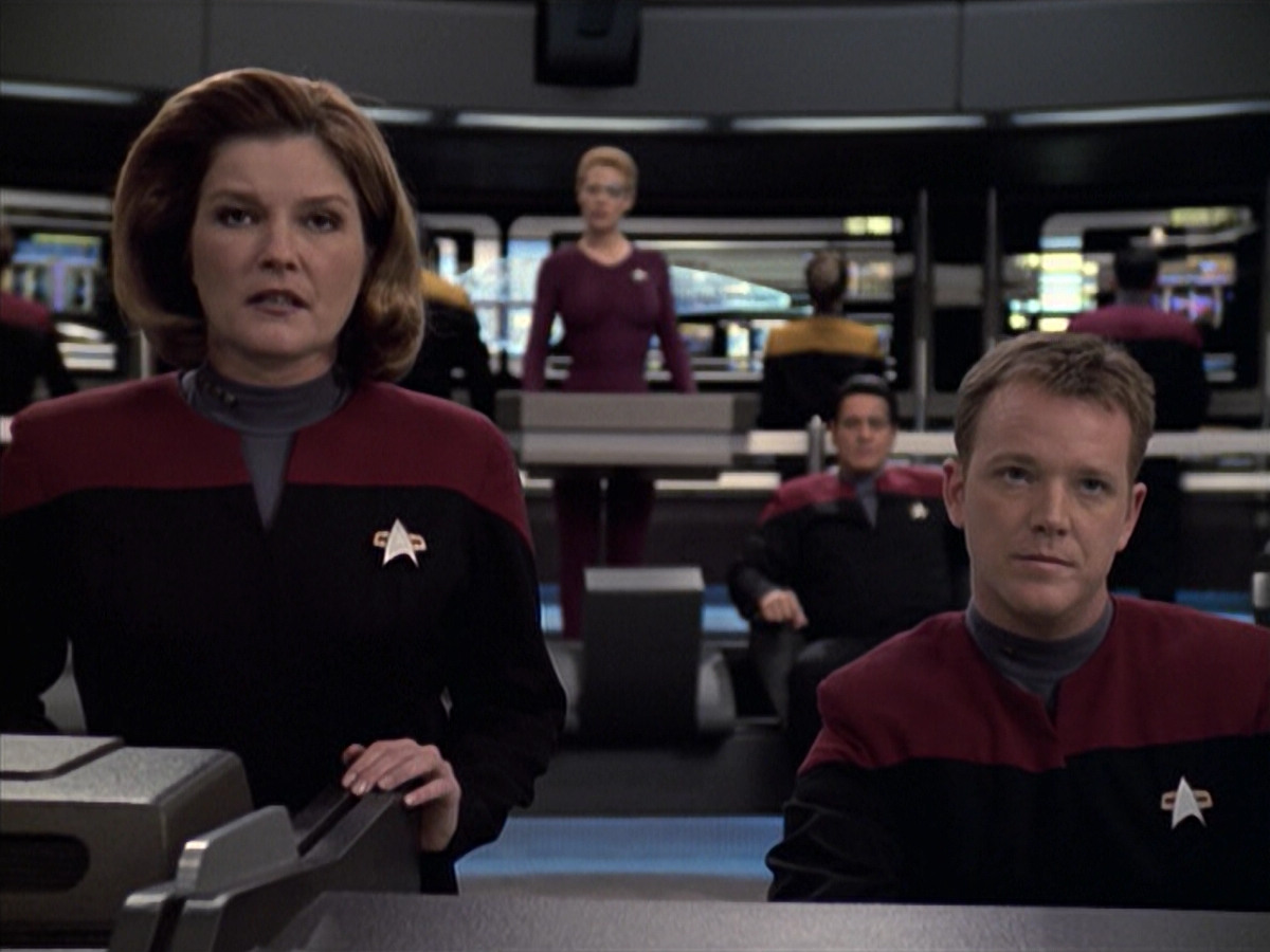 extant_StarTrek_VOY_6x19-ChildsPlay_03095.jpg