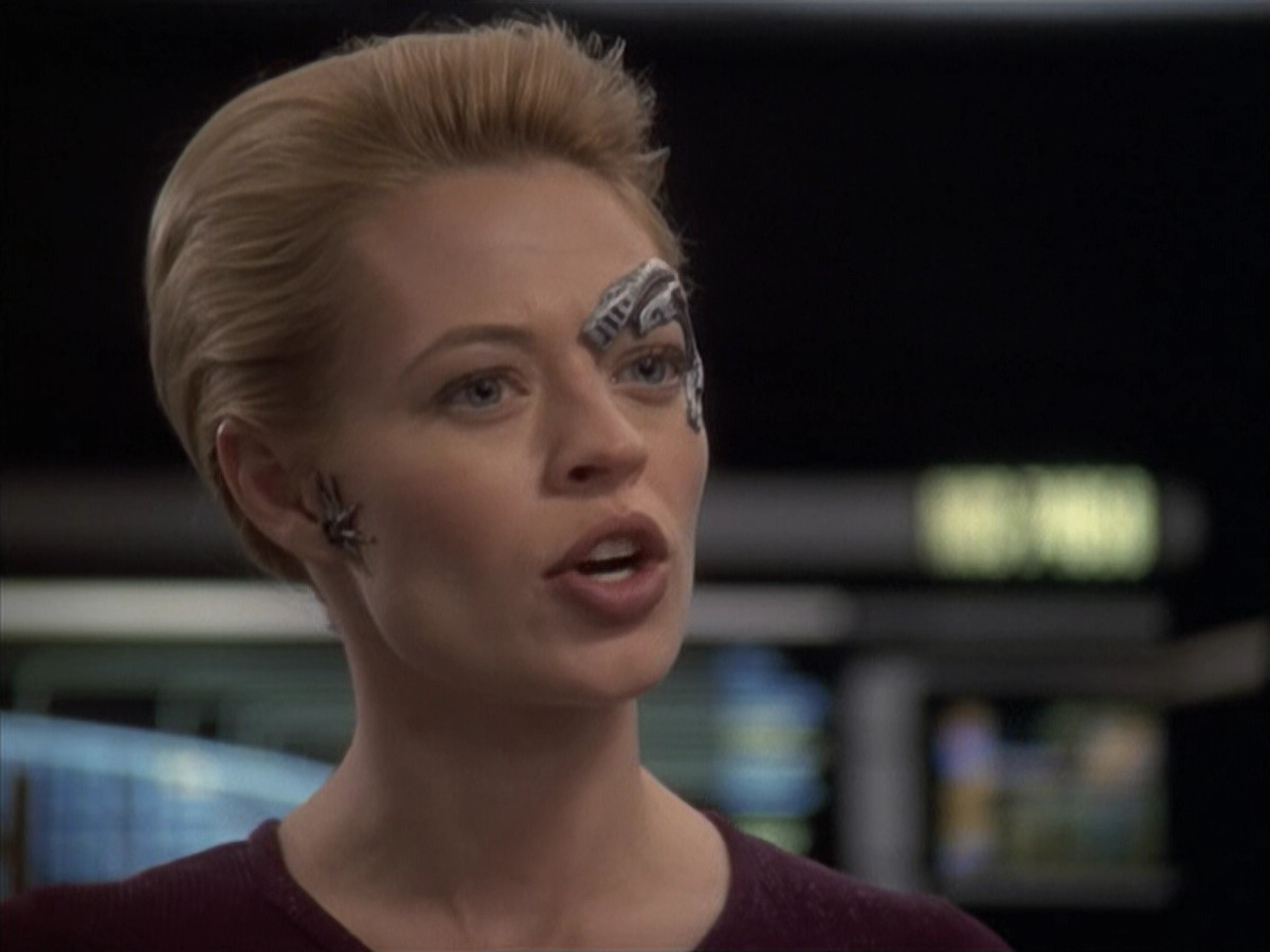 extant_StarTrek_VOY_6x19-ChildsPlay_03101.jpg