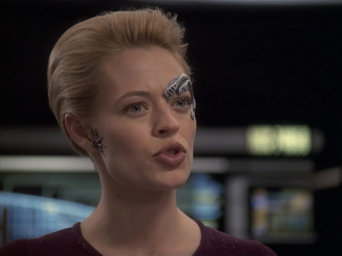 extant_StarTrek_VOY_6x19-ChildsPlay_03102.jpg