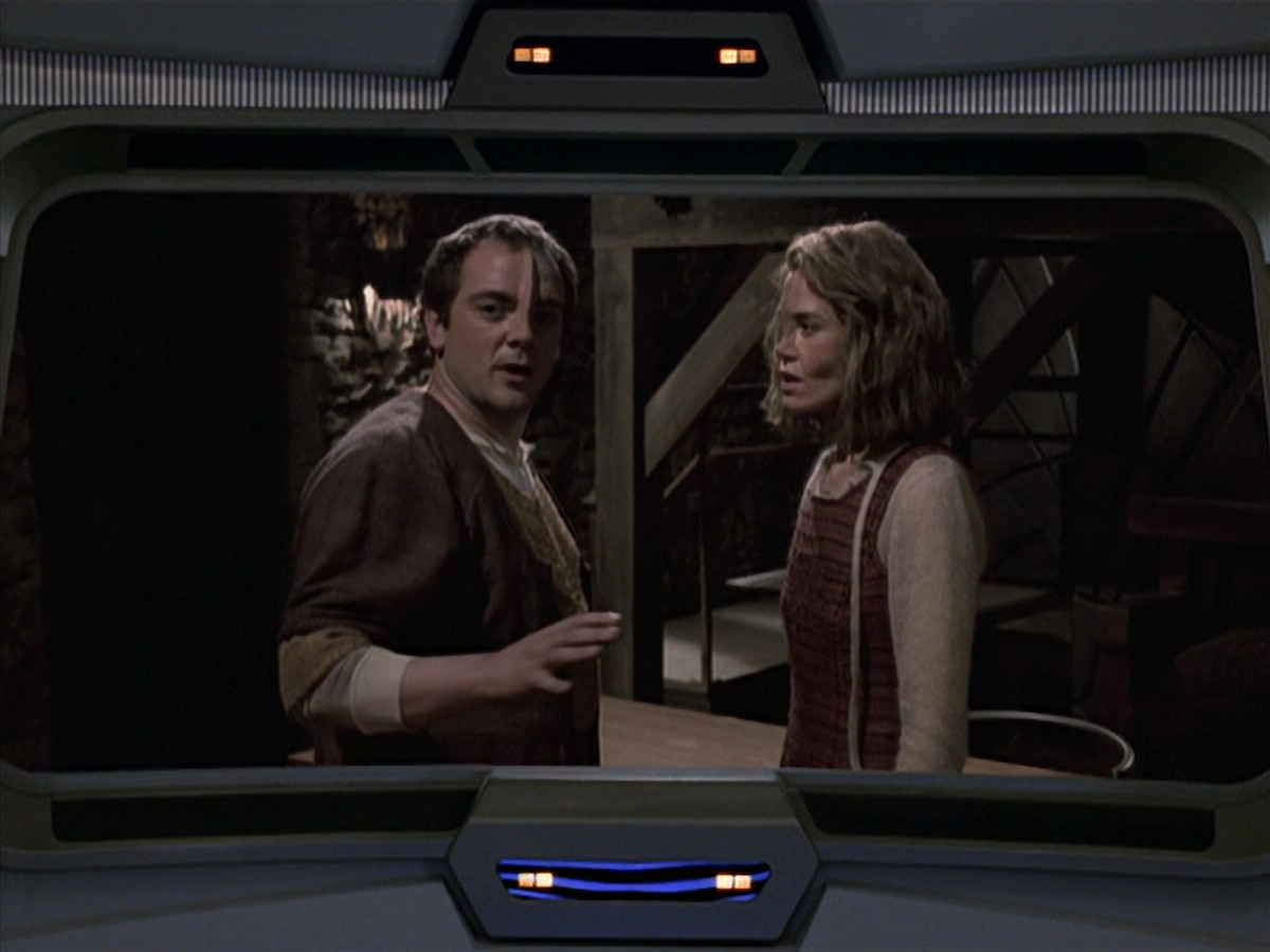 extant_StarTrek_VOY_6x19-ChildsPlay_03104.jpg