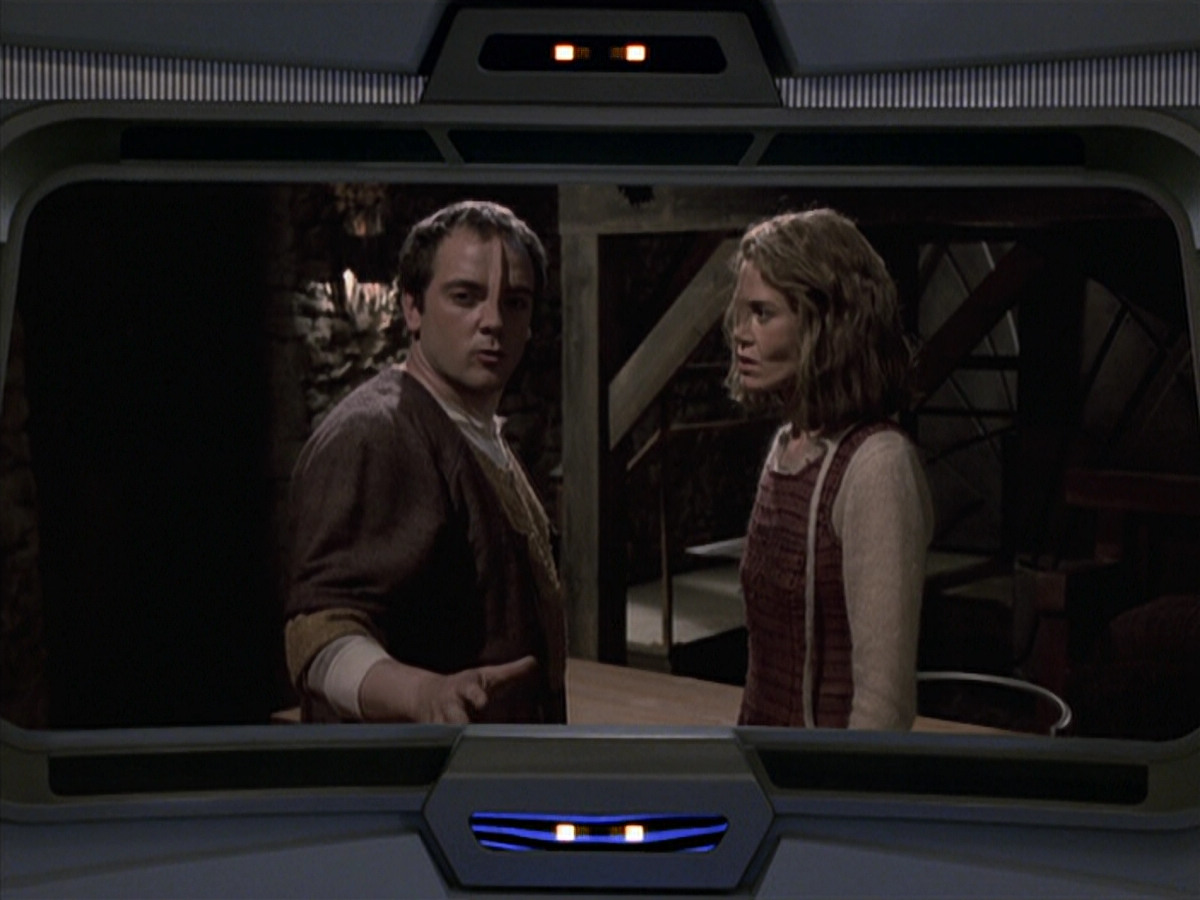 extant_StarTrek_VOY_6x19-ChildsPlay_03105.jpg