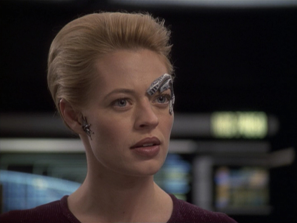 extant_StarTrek_VOY_6x19-ChildsPlay_03116.jpg