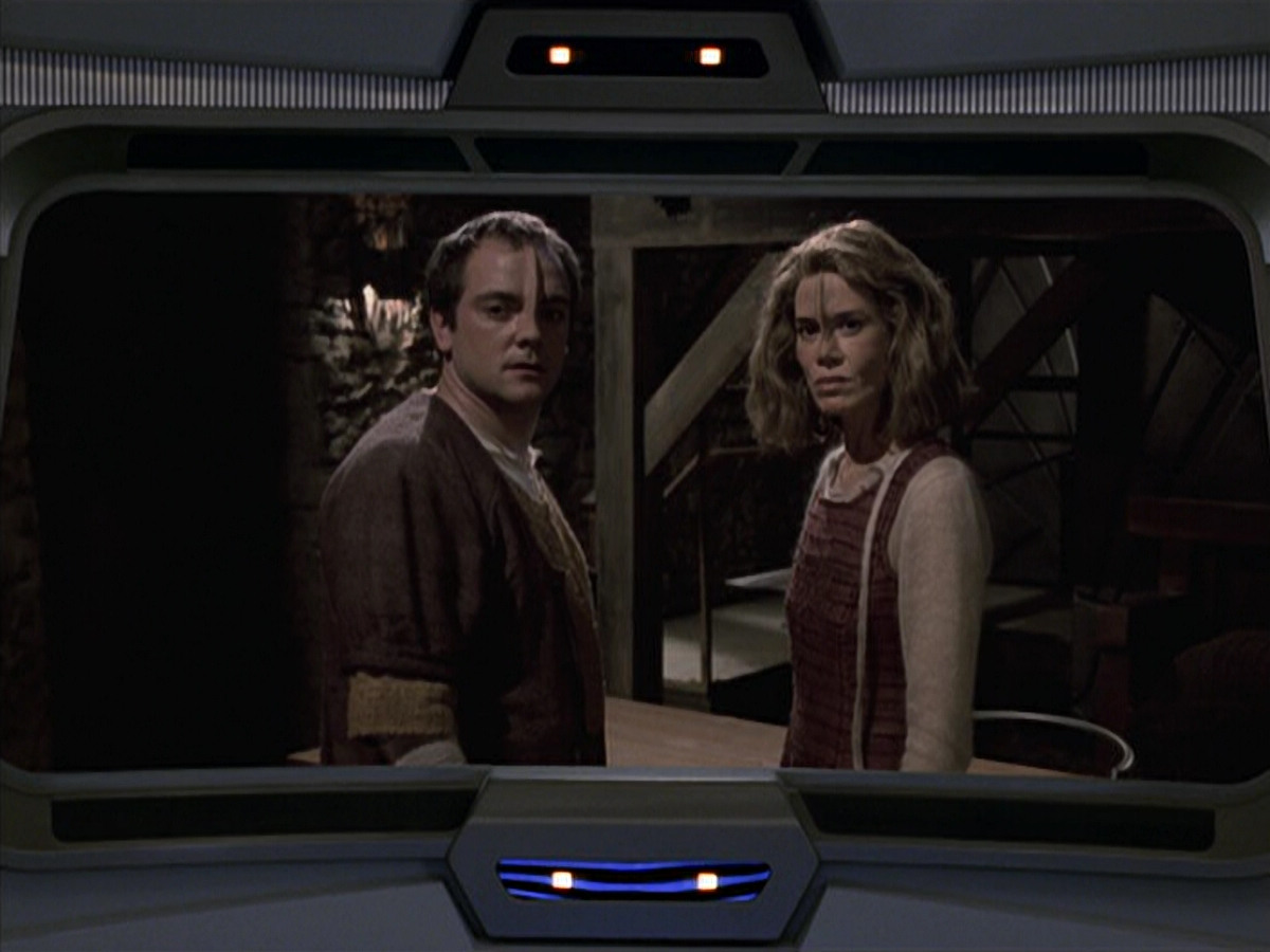 extant_StarTrek_VOY_6x19-ChildsPlay_03119.jpg