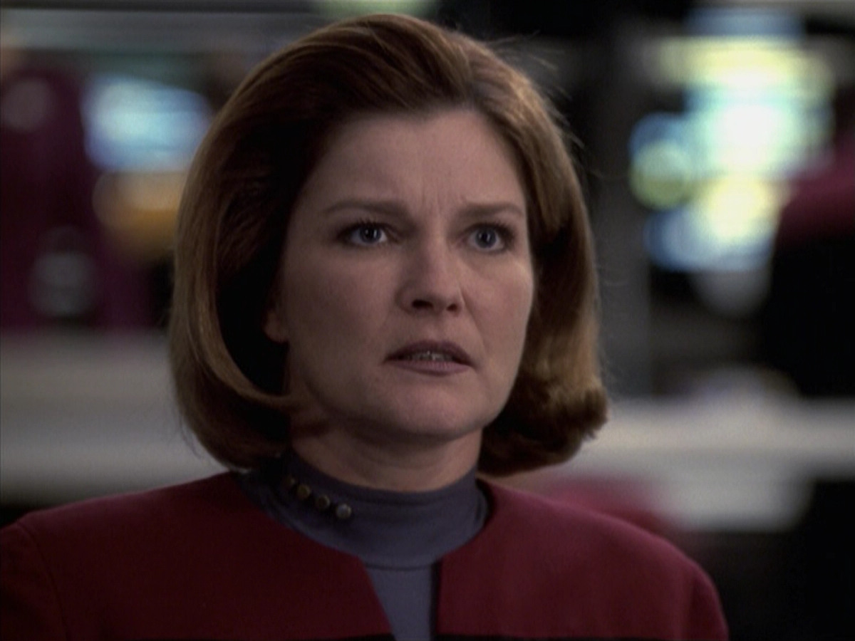 extant_StarTrek_VOY_6x19-ChildsPlay_03125.jpg