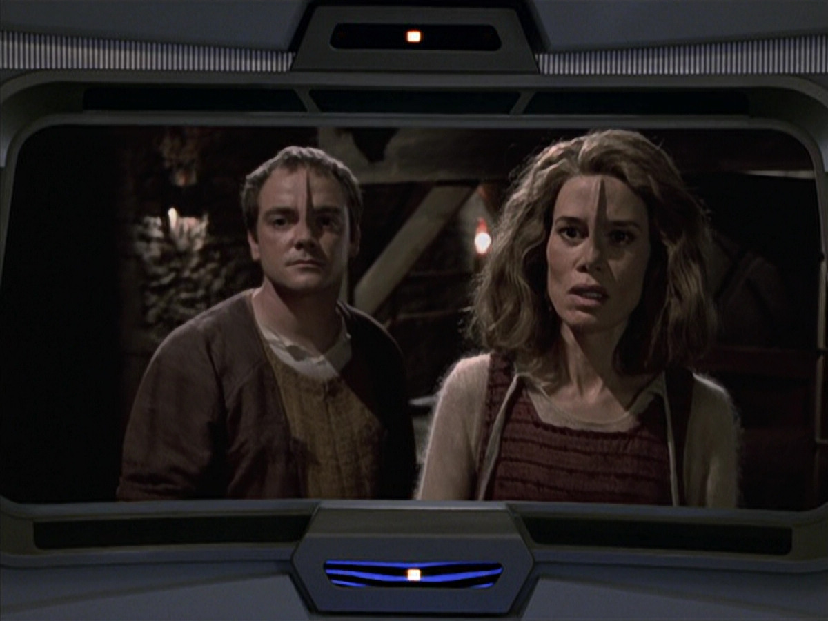 extant_StarTrek_VOY_6x19-ChildsPlay_03145.jpg